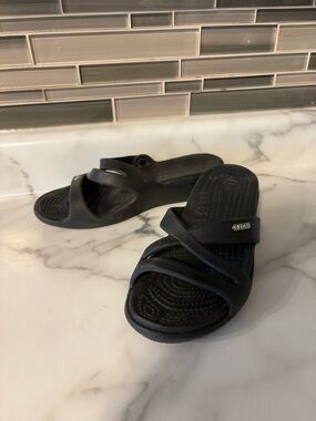 Crocs Patricia 2 Black Strappy Womens Wedge Sandals Size 6